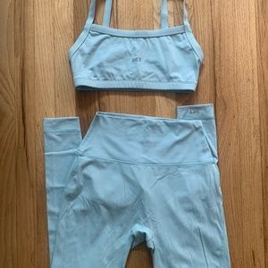 SET ACTIVE SPORTBODY SCOOP BRA/ LEGGINGS SET